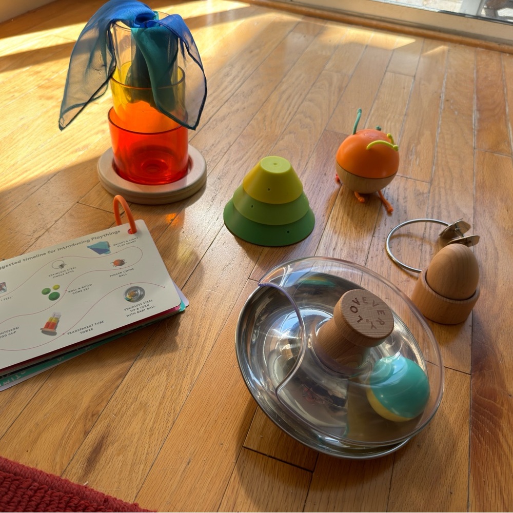 Lovevery explorer play kit 9-10 months